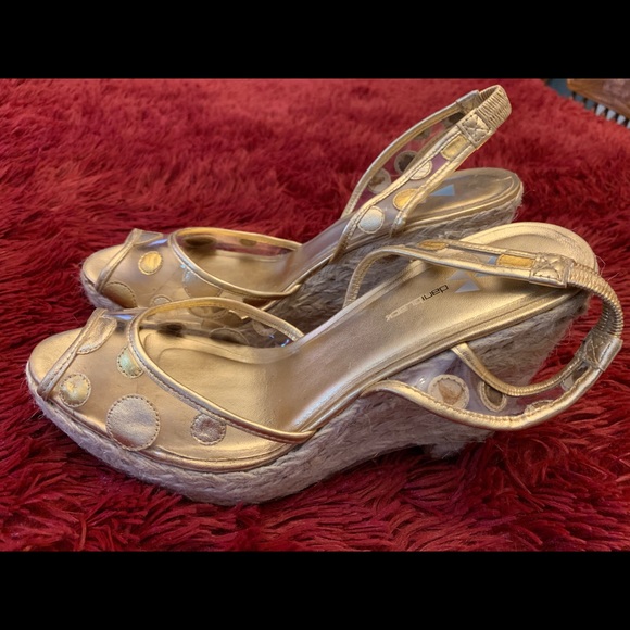 Shoes - Picture 4 of 5